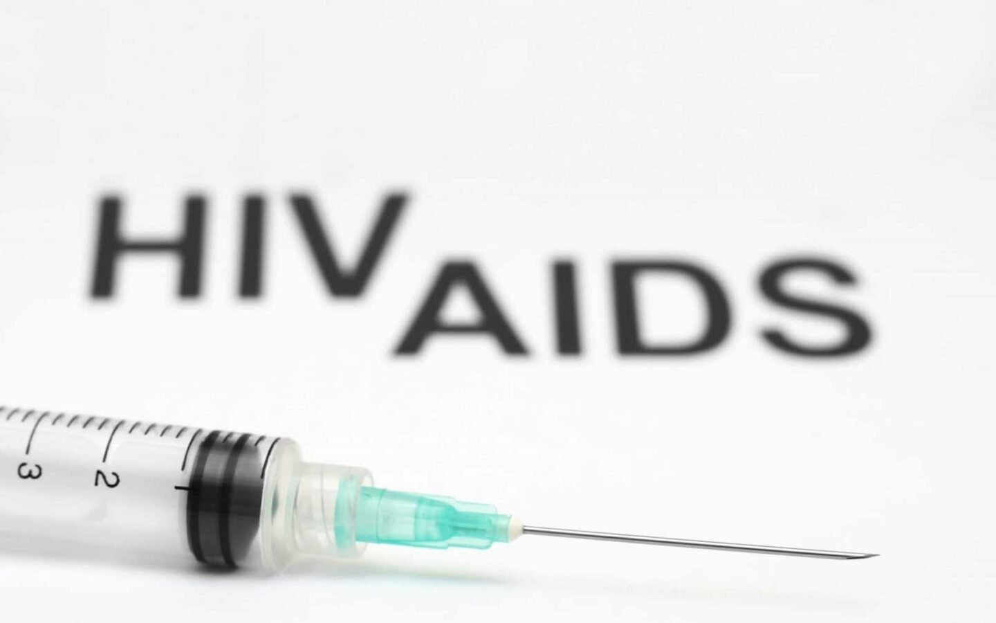 מחקר חדש: מריחואנה עשויה להילחם בנגיף ה-HIV/איידס