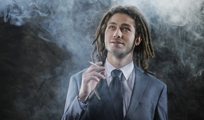 עבודה ירוקה – באילו מקצועות מעשנים הכי הרבה קנאביס?