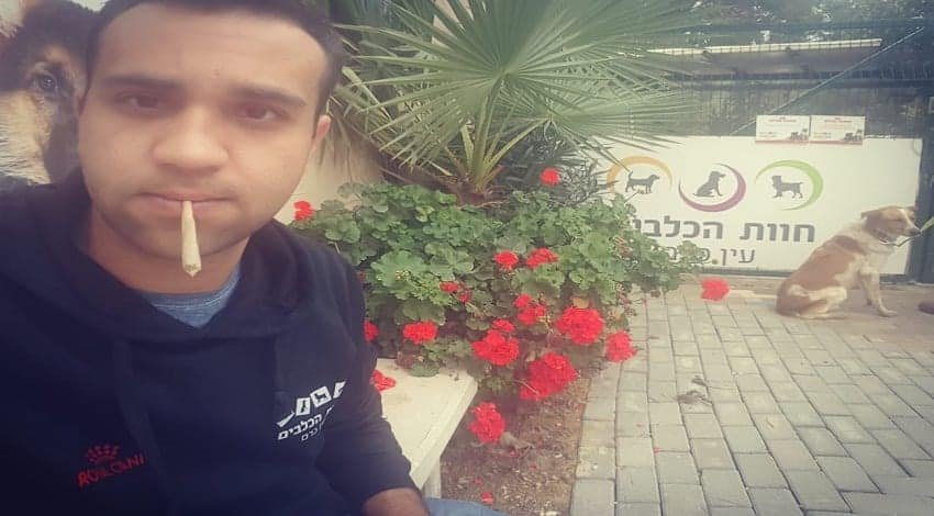 קנאביס ופוסט טראומה – “הקנאביס הזכיר לי מה זה חיוך אמיתי”