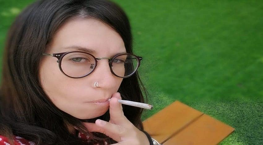 “בזכות הקנאביס – אני מרגישה שקיבלתי בחזרה את חיי”